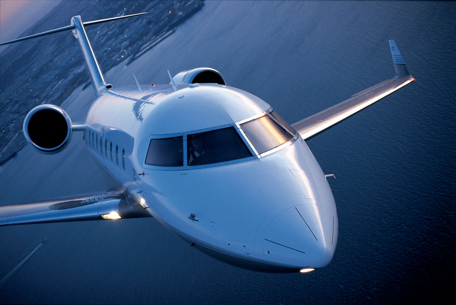 Challenger 604 heavy jet view 1 for Dallas charter