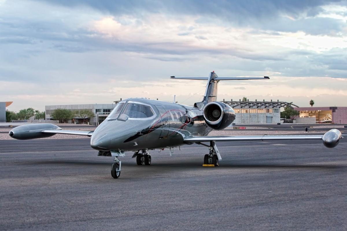 Learjet 35 light jet view 1 for Dallas charter
